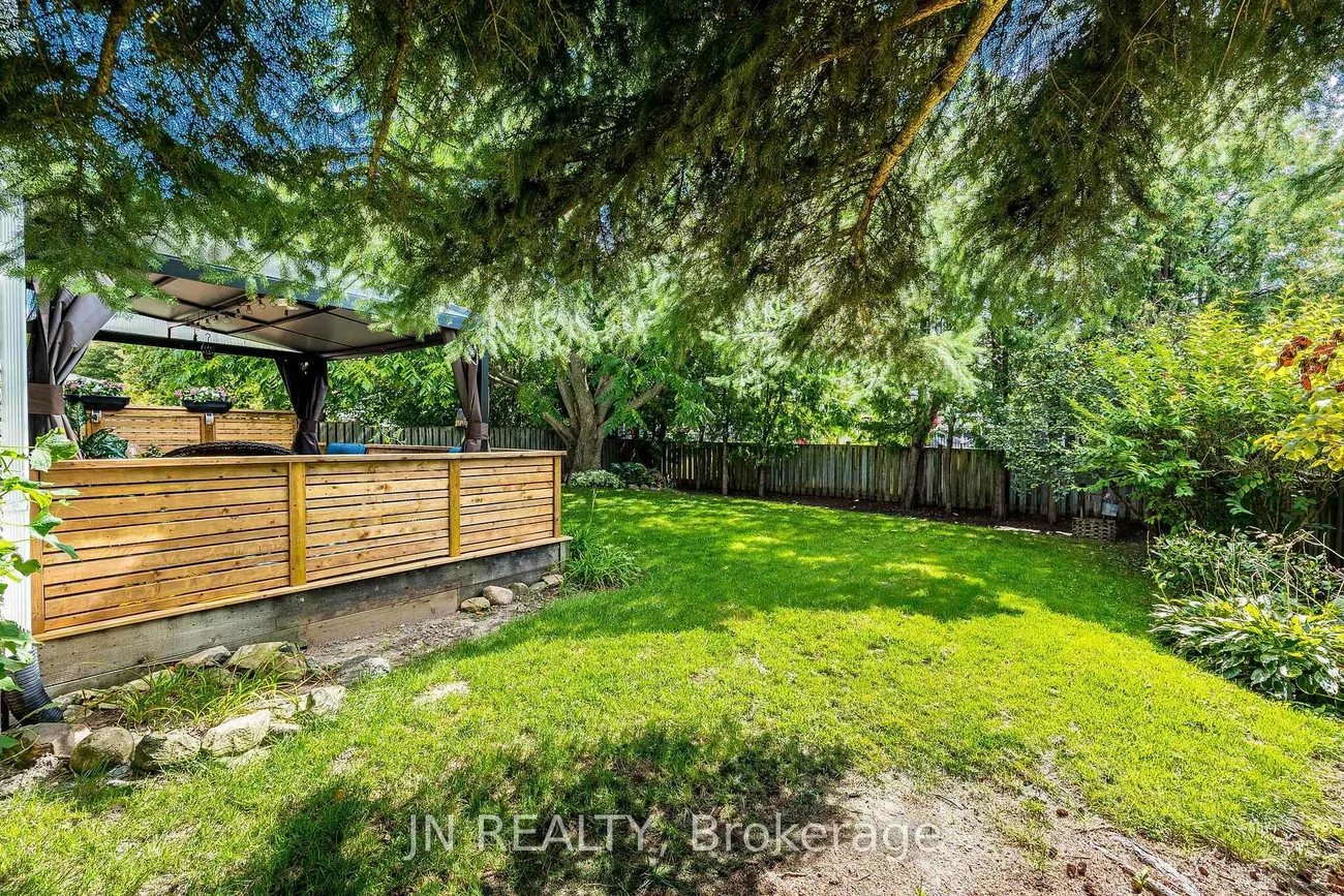 49, School, Holland Landing, East Gwillimbury