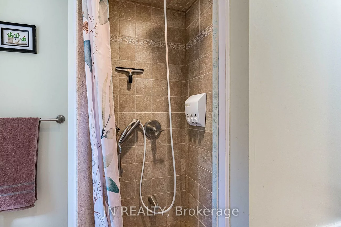 49, School, Holland Landing, East Gwillimbury