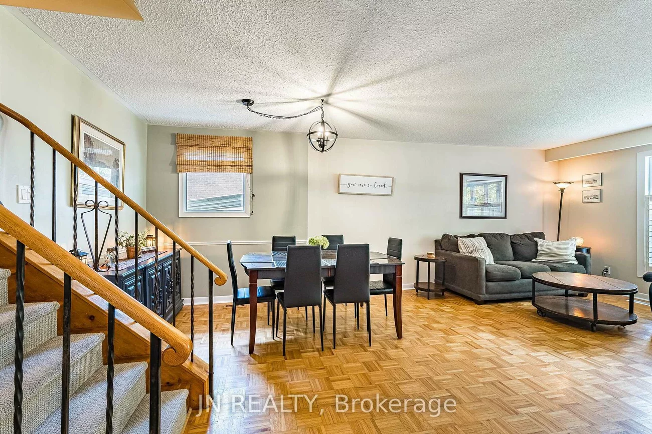 49, School, Holland Landing, East Gwillimbury