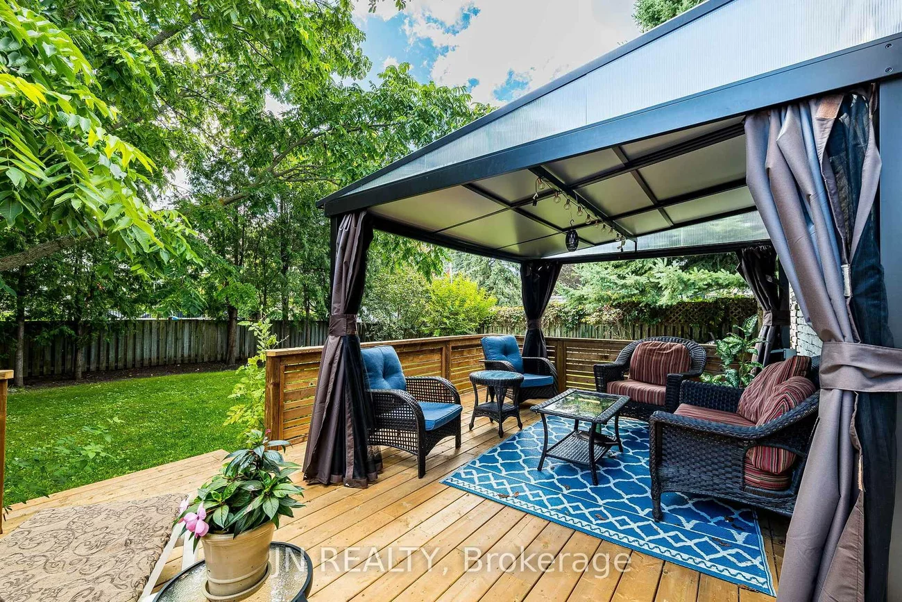 49, School, Holland Landing, East Gwillimbury