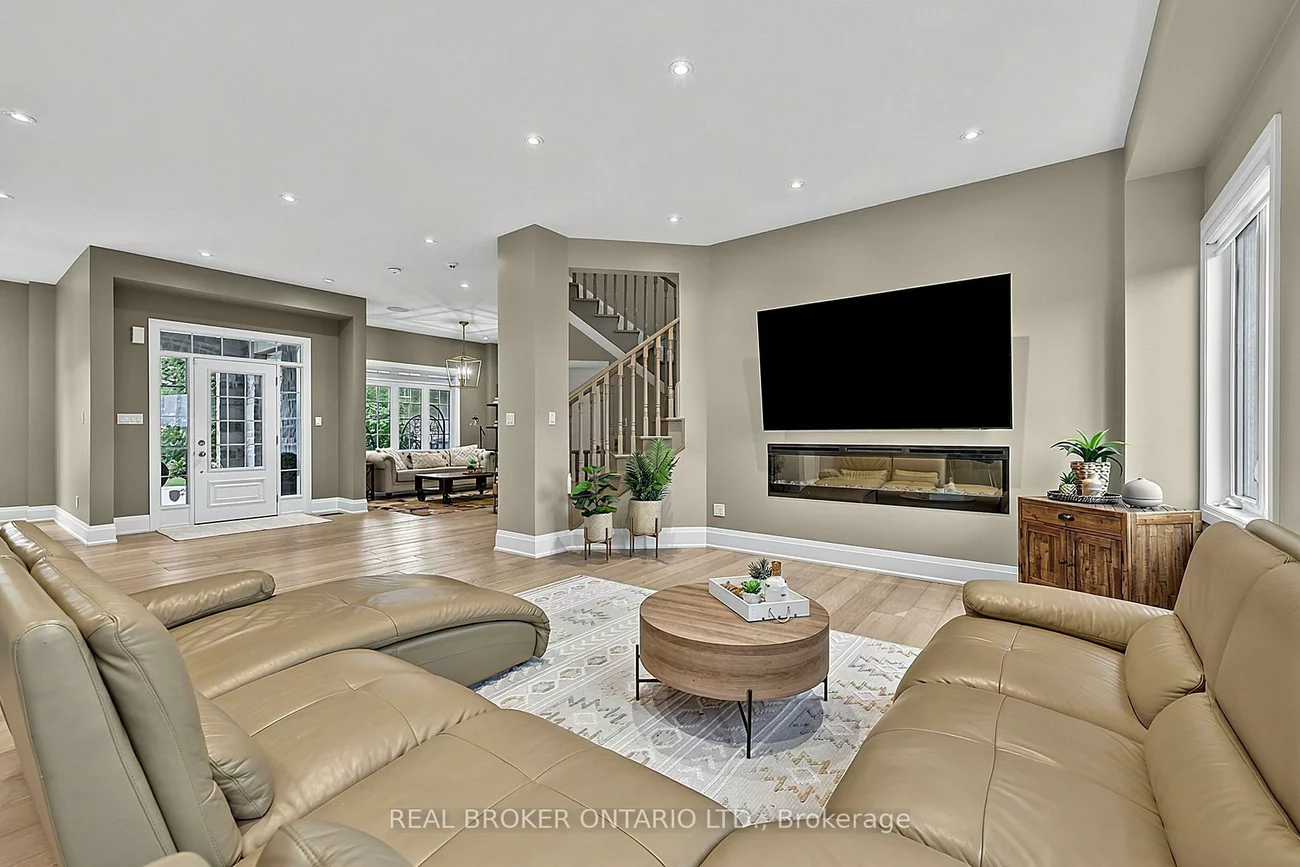 64, Manor Glen, Mt Albert, East Gwillimbury