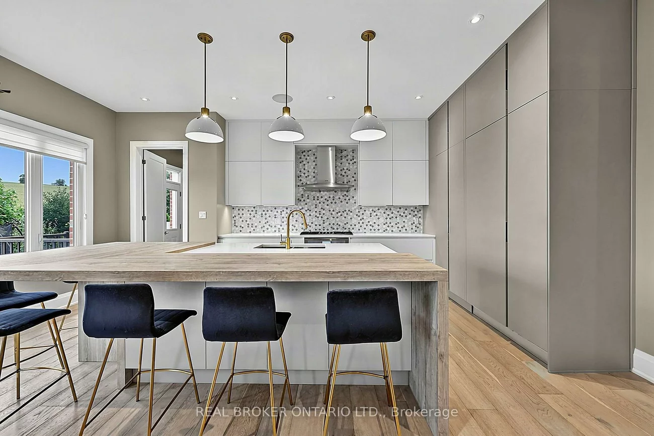 64, Manor Glen, Mt Albert, East Gwillimbury