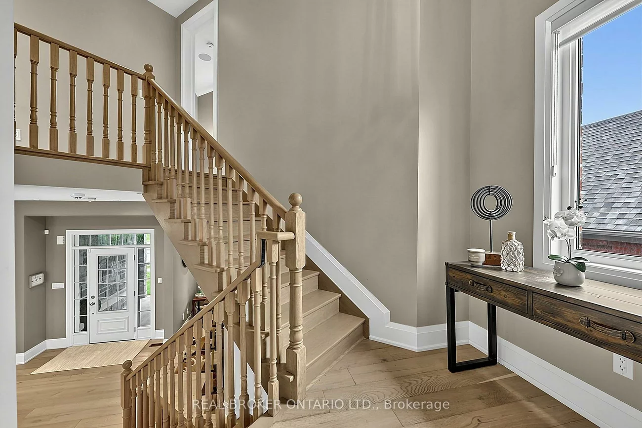 64, Manor Glen, Mt Albert, East Gwillimbury