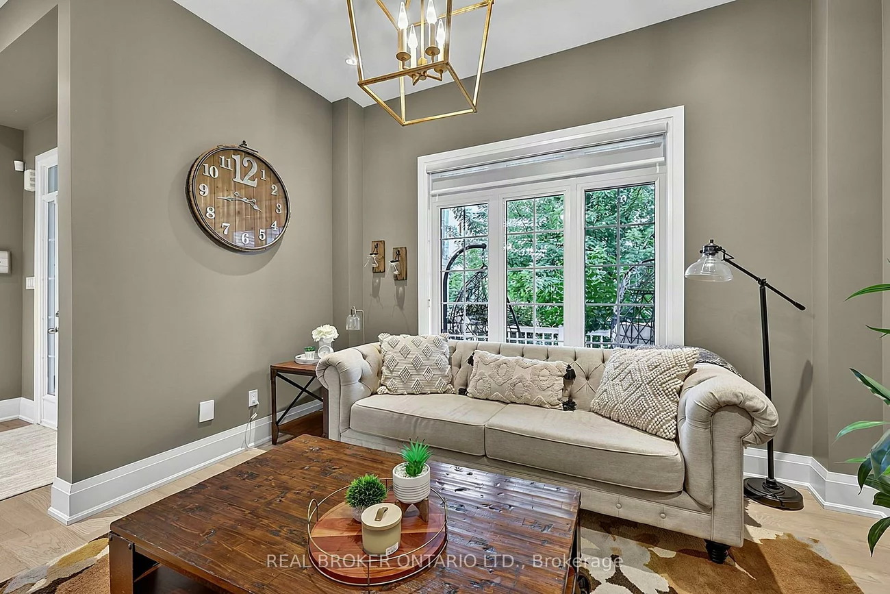 64, Manor Glen, Mt Albert, East Gwillimbury