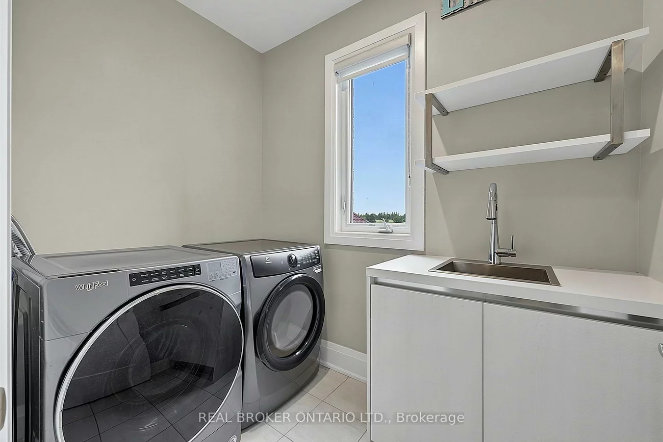 64, Manor Glen, Mt Albert, East Gwillimbury