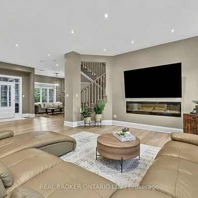 64, Manor Glen, Mt Albert, East Gwillimbury