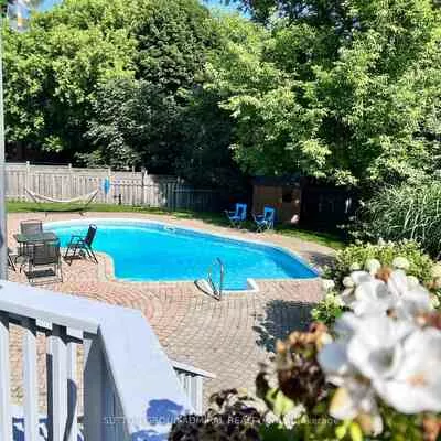 60, Maple, Sharon, East Gwillimbury