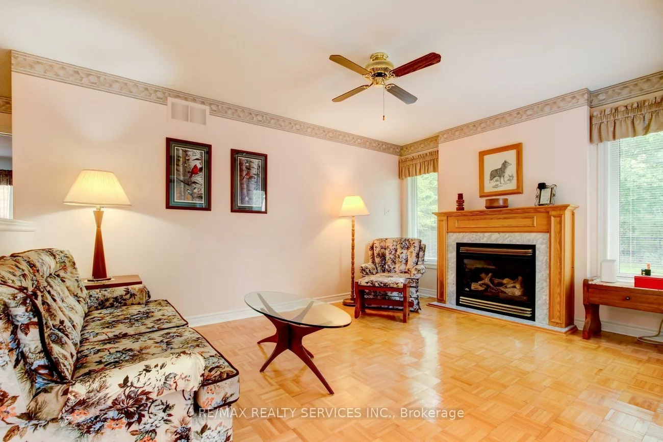 10, Brent, Holland Landing, East Gwillimbury