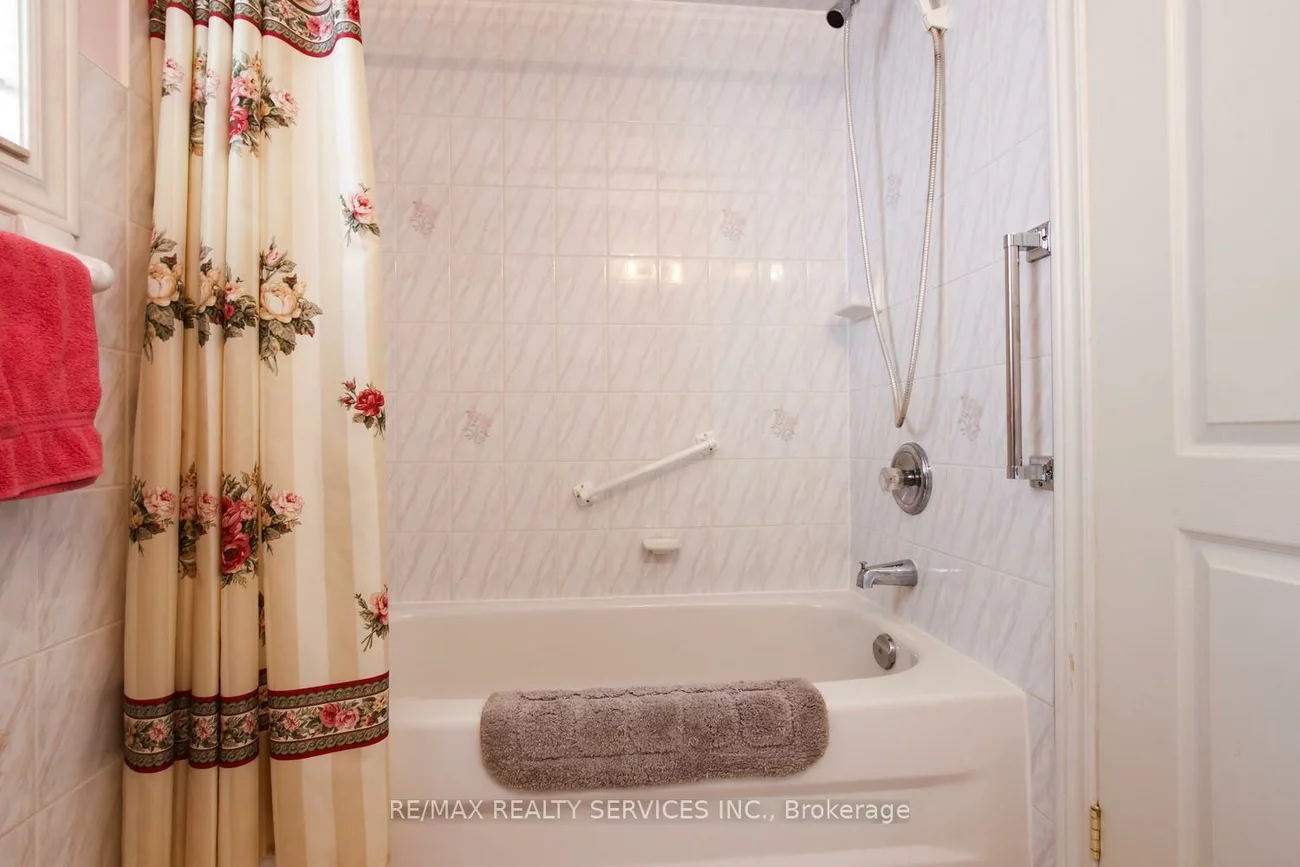 10, Brent, Holland Landing, East Gwillimbury