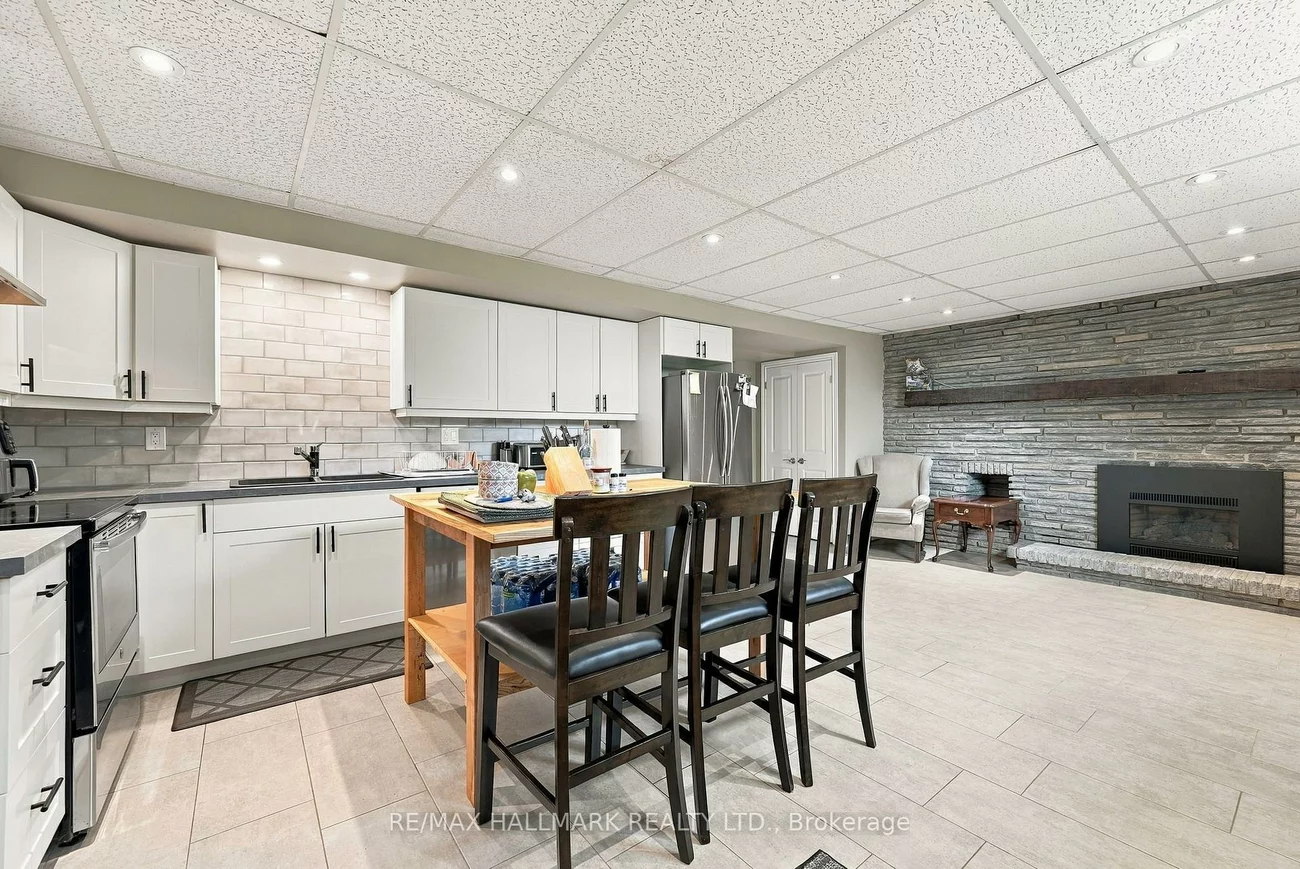 166, Hillcrest, Holland Landing, East Gwillimbury