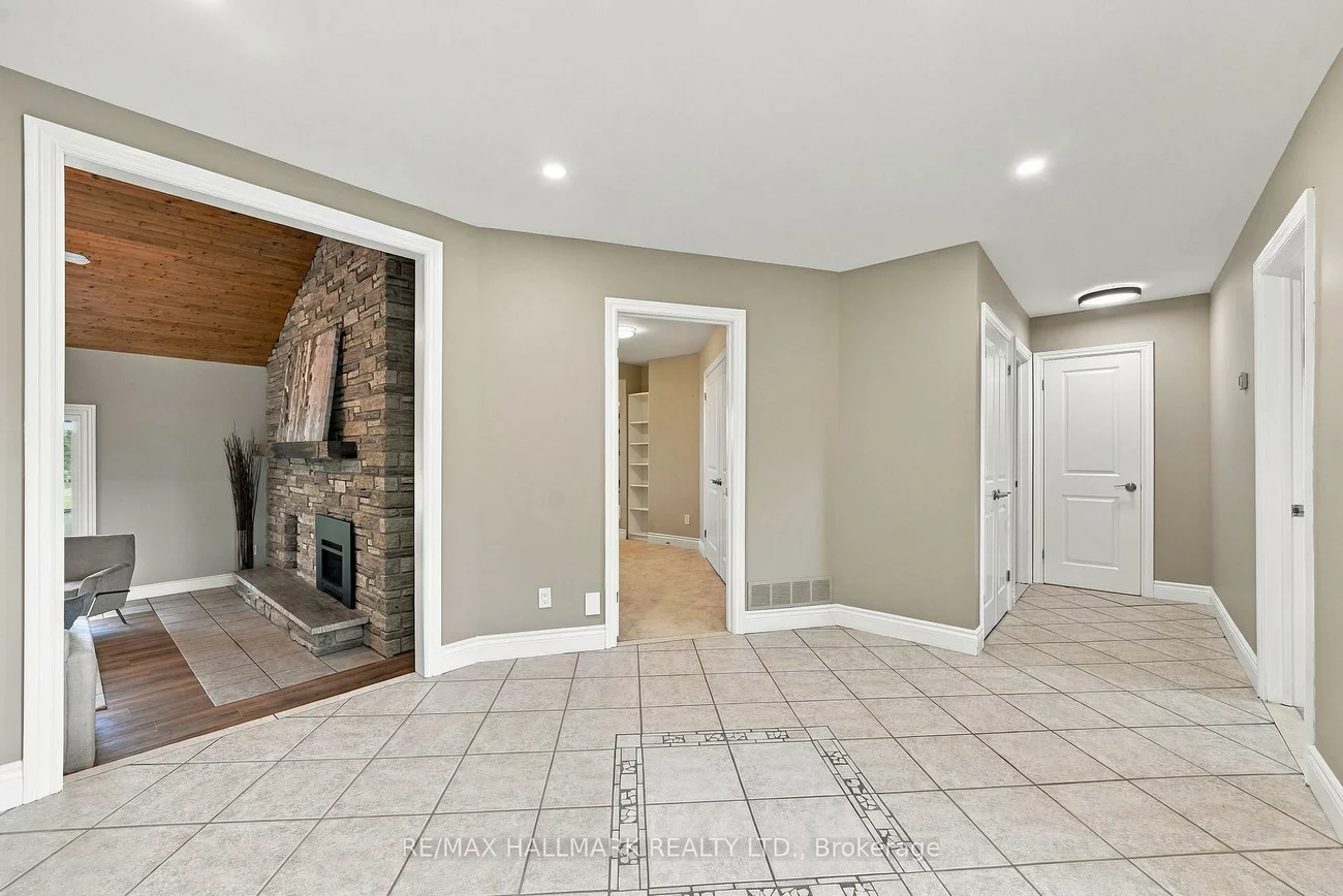 166, Hillcrest, Holland Landing, East Gwillimbury