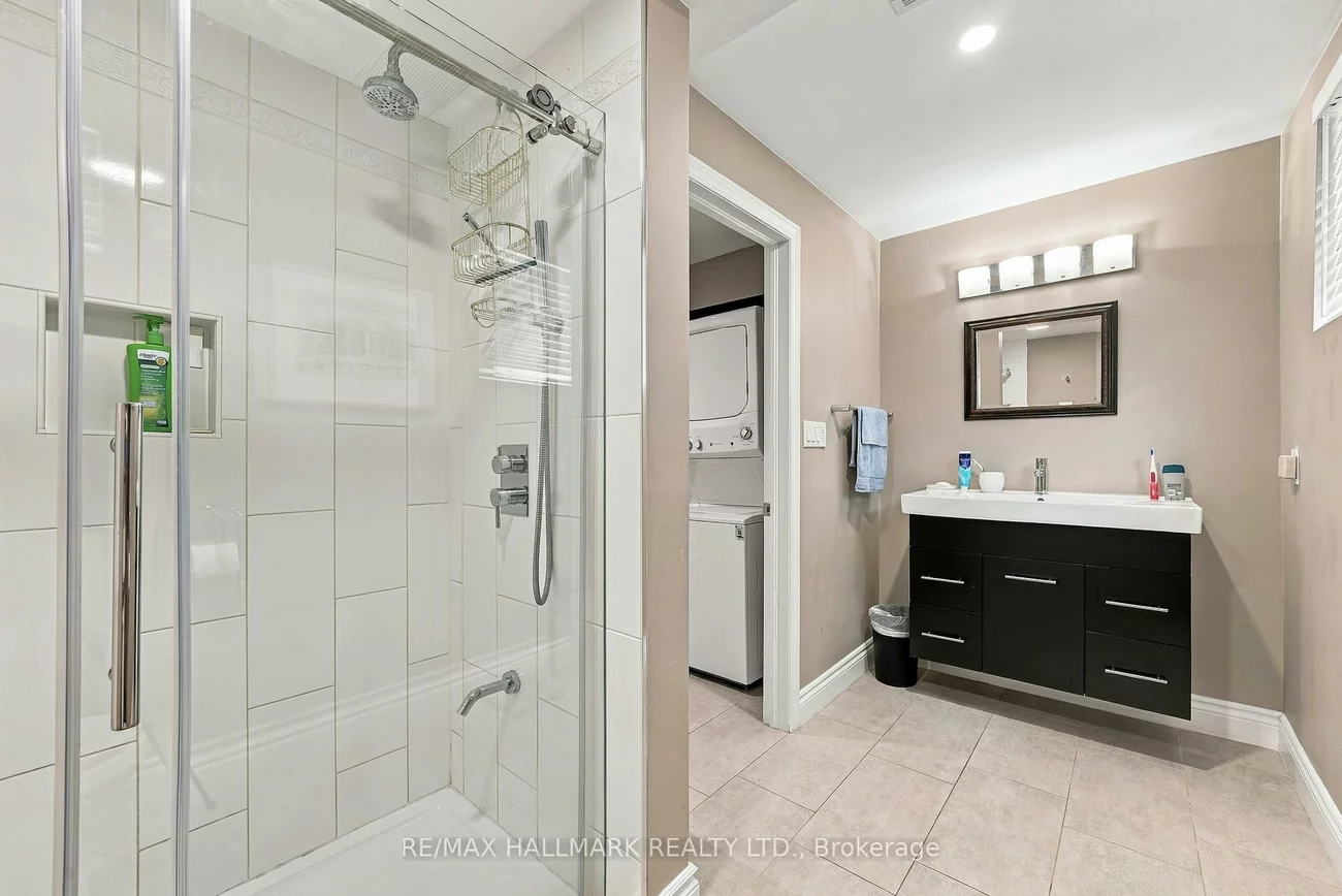 166, Hillcrest, Holland Landing, East Gwillimbury