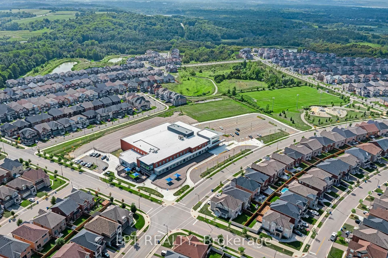 33, Mondial, Queensville, East Gwillimbury
