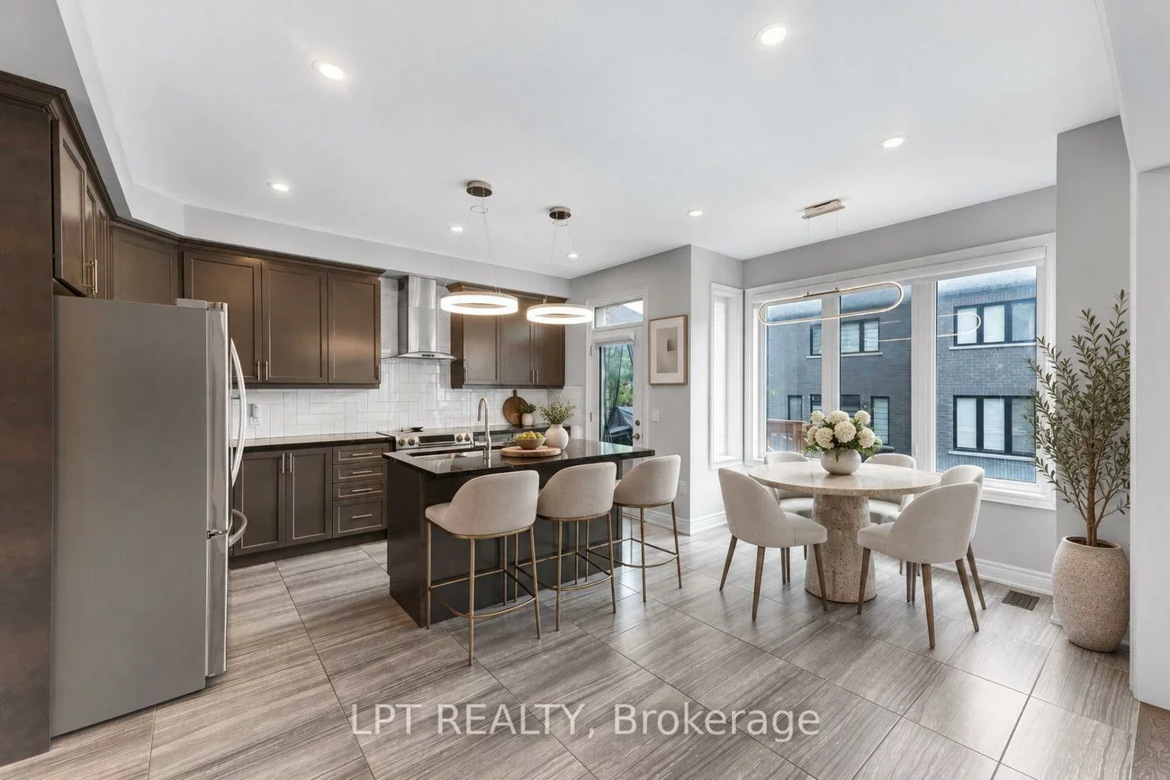 33, Mondial, Queensville, East Gwillimbury
