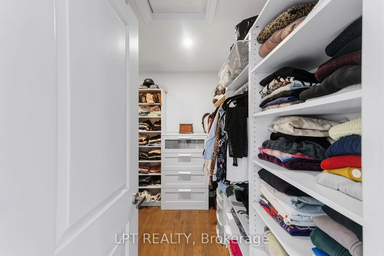 33, Mondial, Queensville, East Gwillimbury