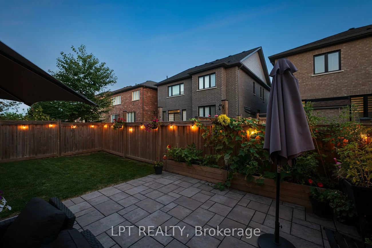 33, Mondial, Queensville, East Gwillimbury