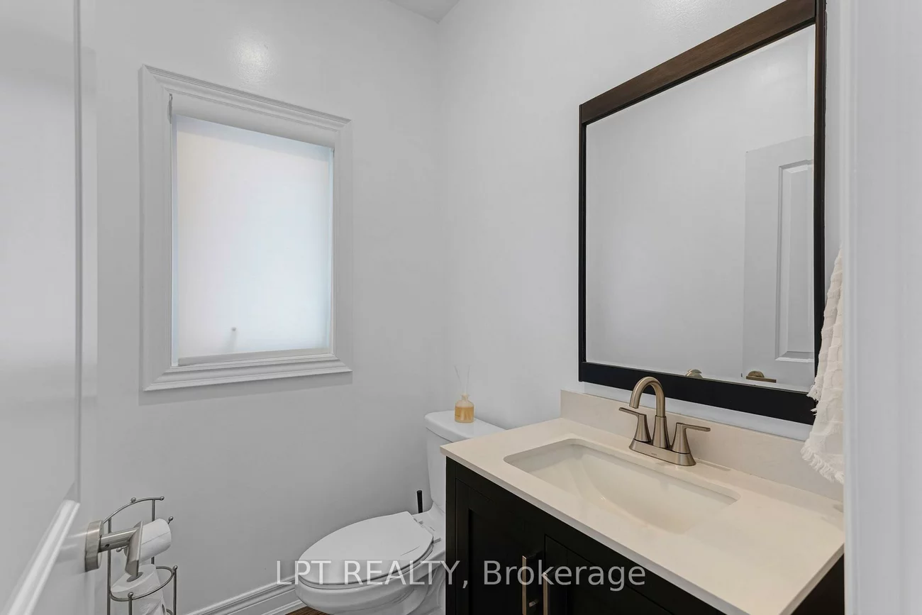 33, Mondial, Queensville, East Gwillimbury