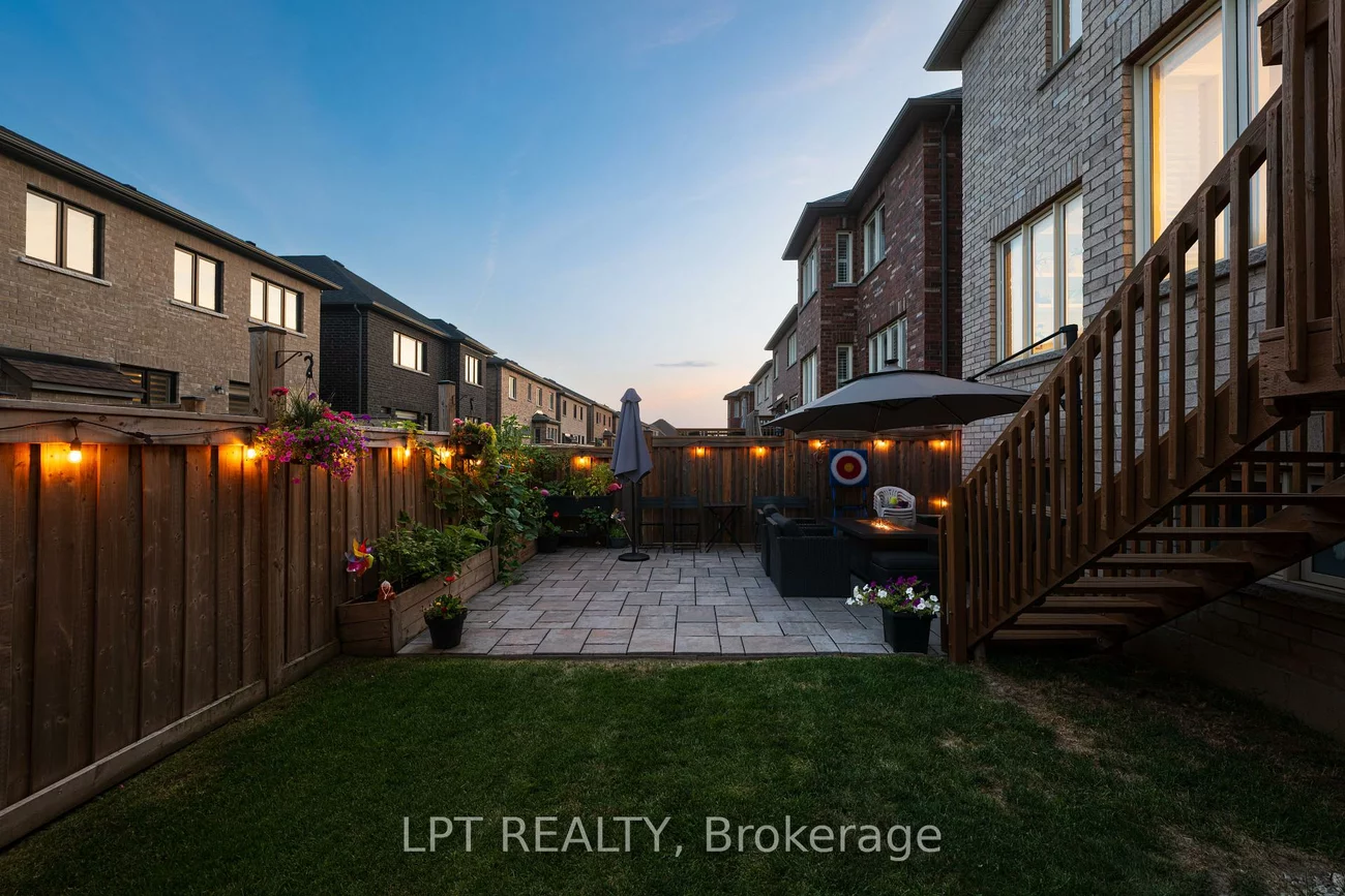 33, Mondial, Queensville, East Gwillimbury
