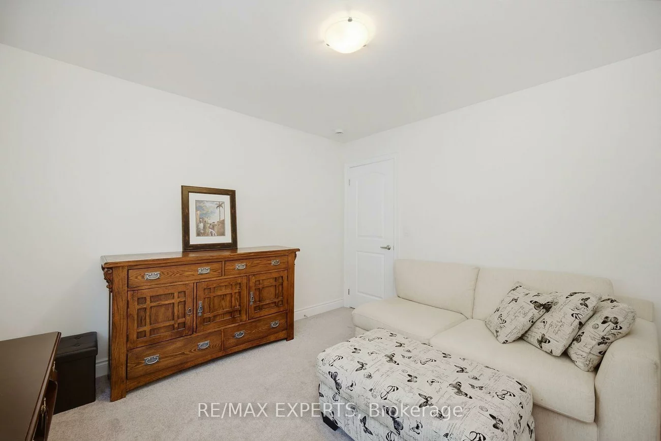 69, Leaden Hall, Queensville, East Gwillimbury