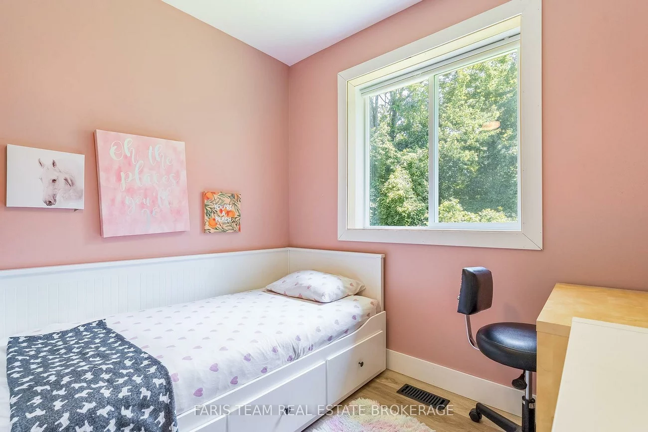 17956, Warden, Sharon, East Gwillimbury