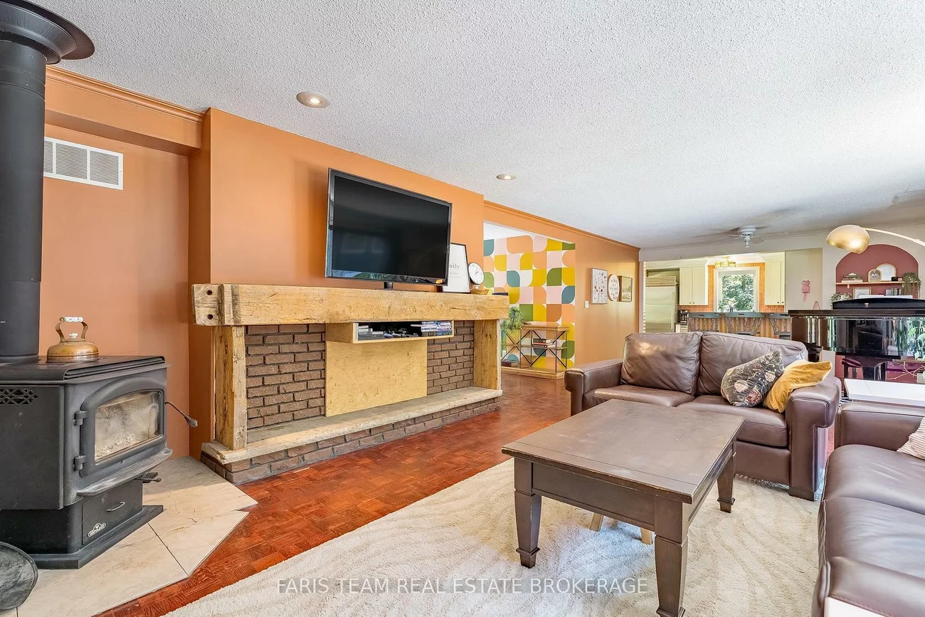 17956, Warden, Sharon, East Gwillimbury