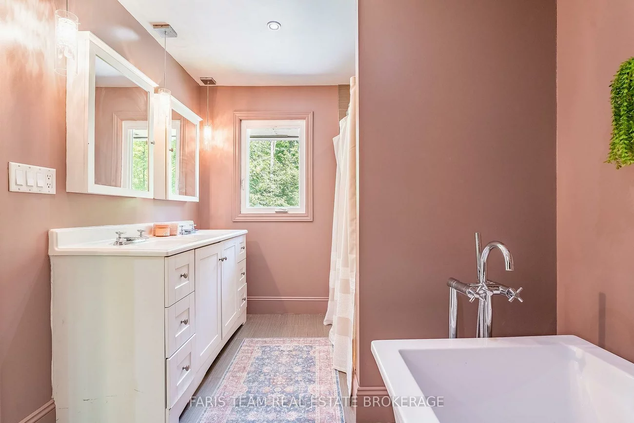 17956, Warden, Sharon, East Gwillimbury