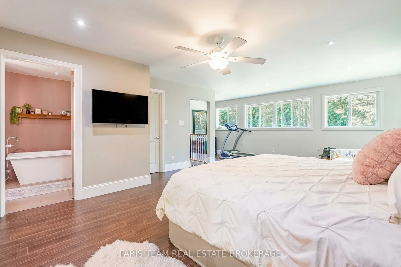 17956, Warden, Sharon, East Gwillimbury