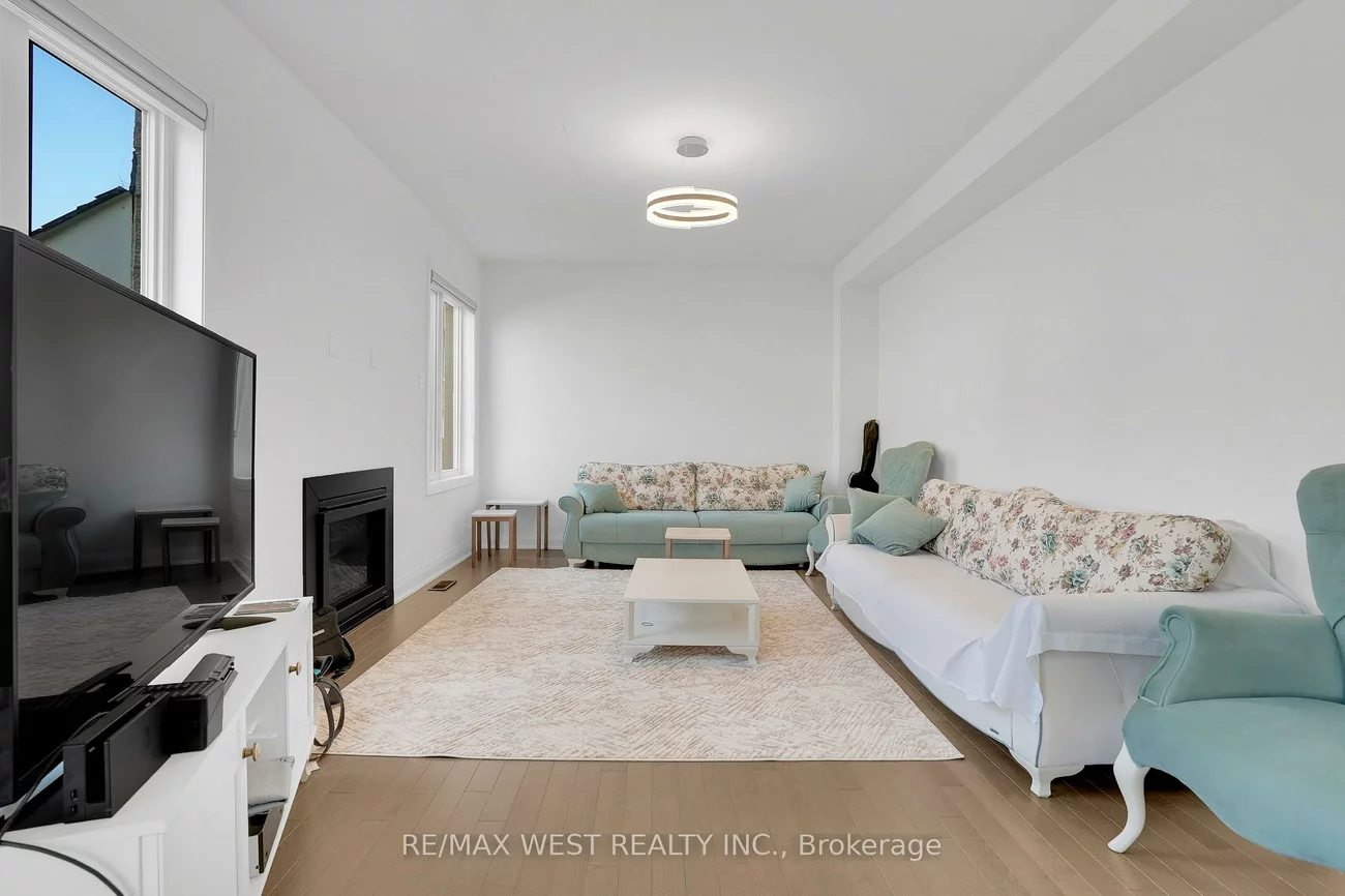 206, Dog Wood, Holland Landing, East Gwillimbury
