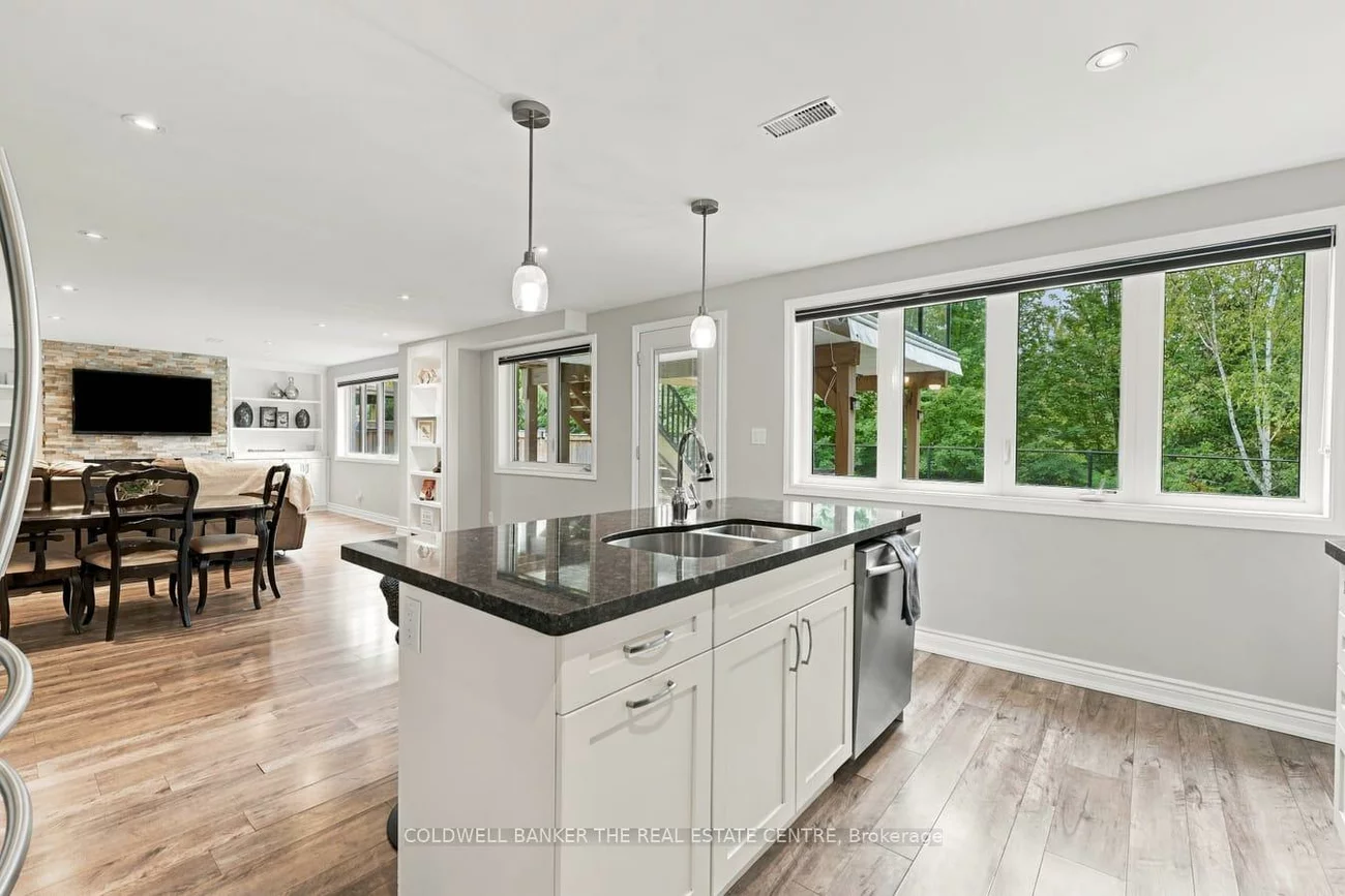 25, Manor Forest, Mt Albert, East Gwillimbury