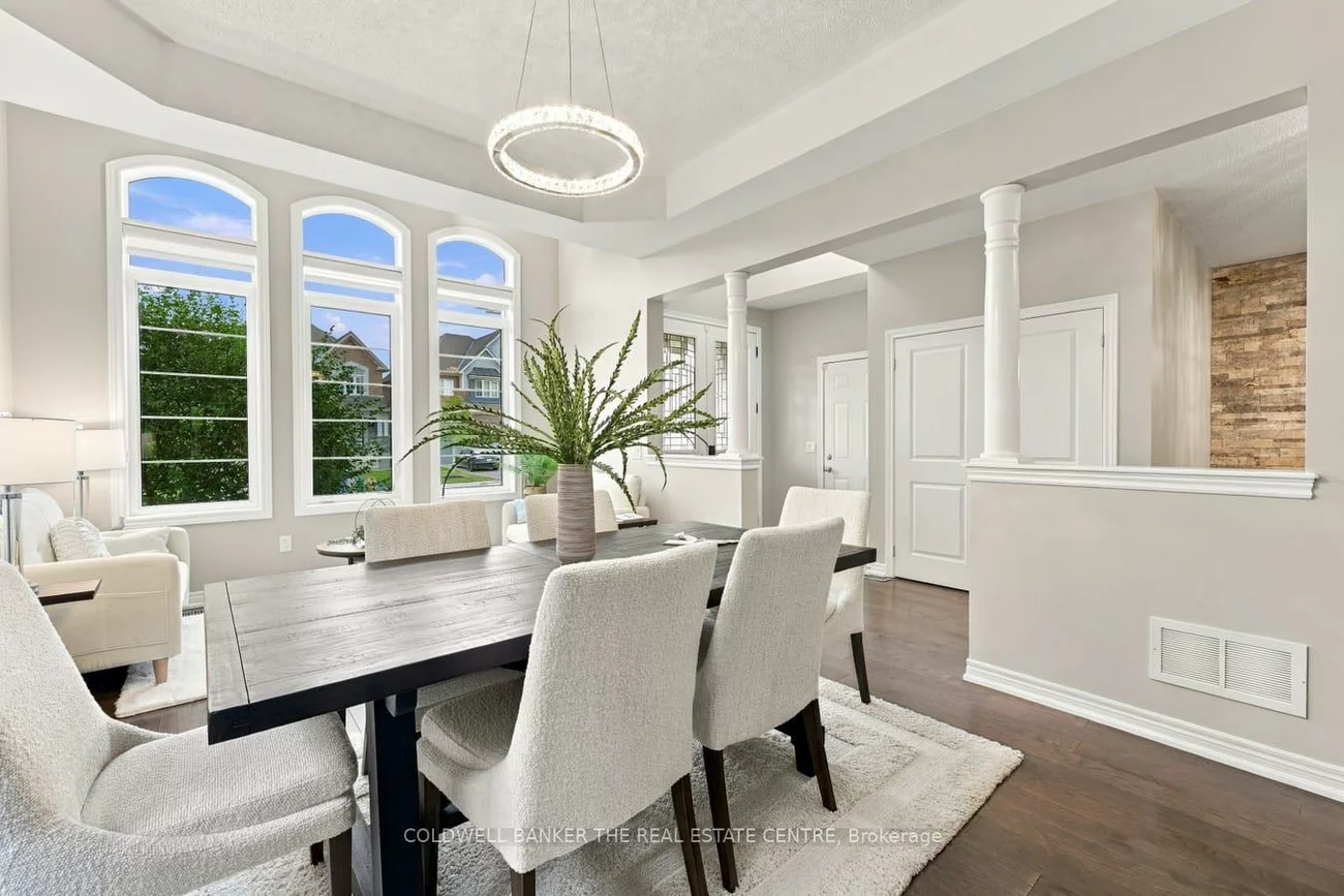 25, Manor Forest, Mt Albert, East Gwillimbury
