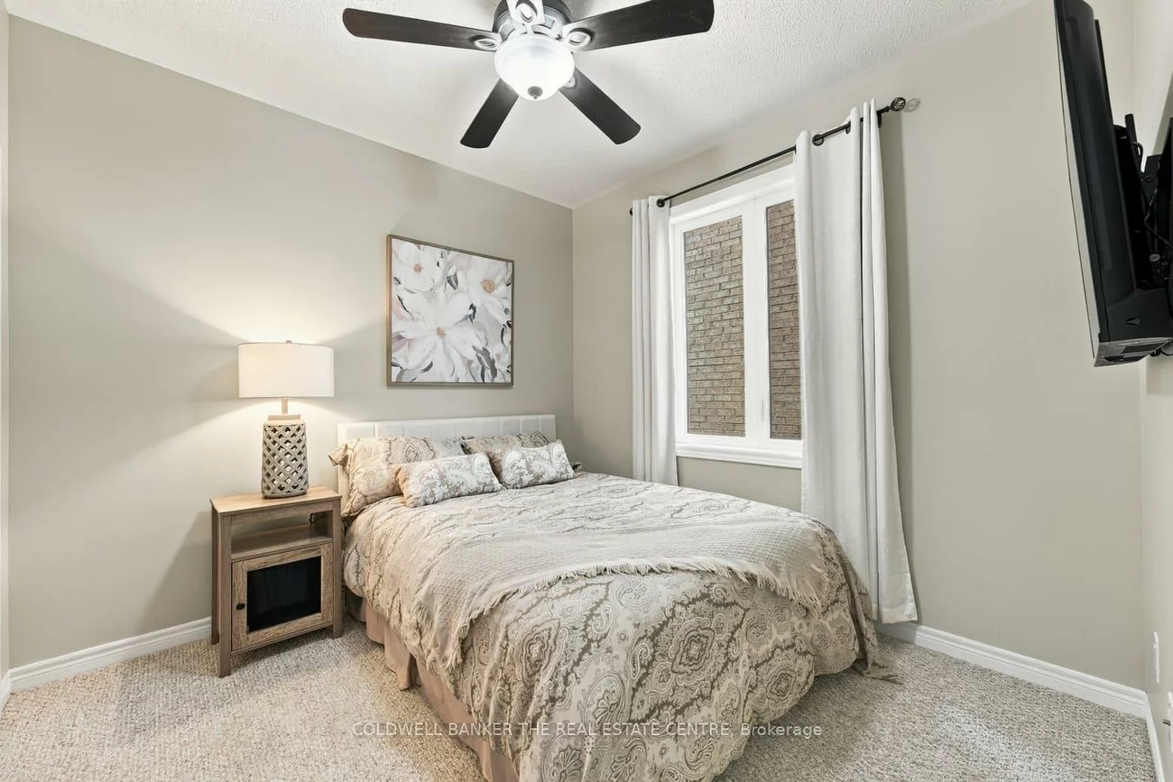 25, Manor Forest, Mt Albert, East Gwillimbury