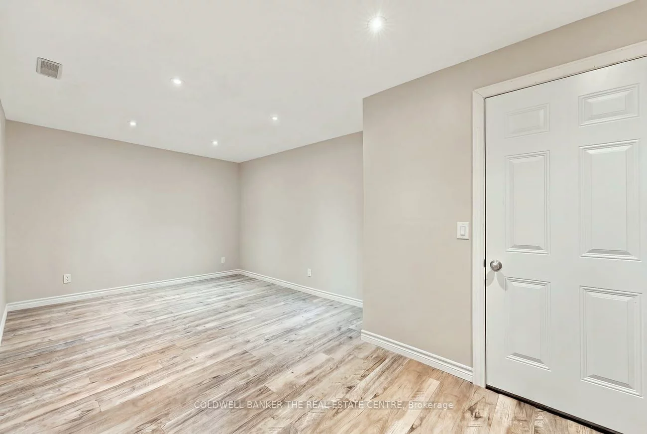 25, Manor Forest, Mt Albert, East Gwillimbury
