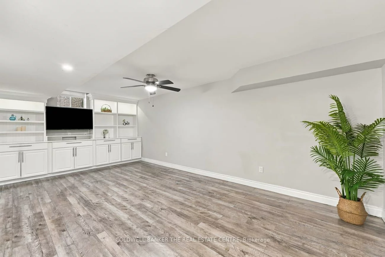 25, Manor Forest, Mt Albert, East Gwillimbury