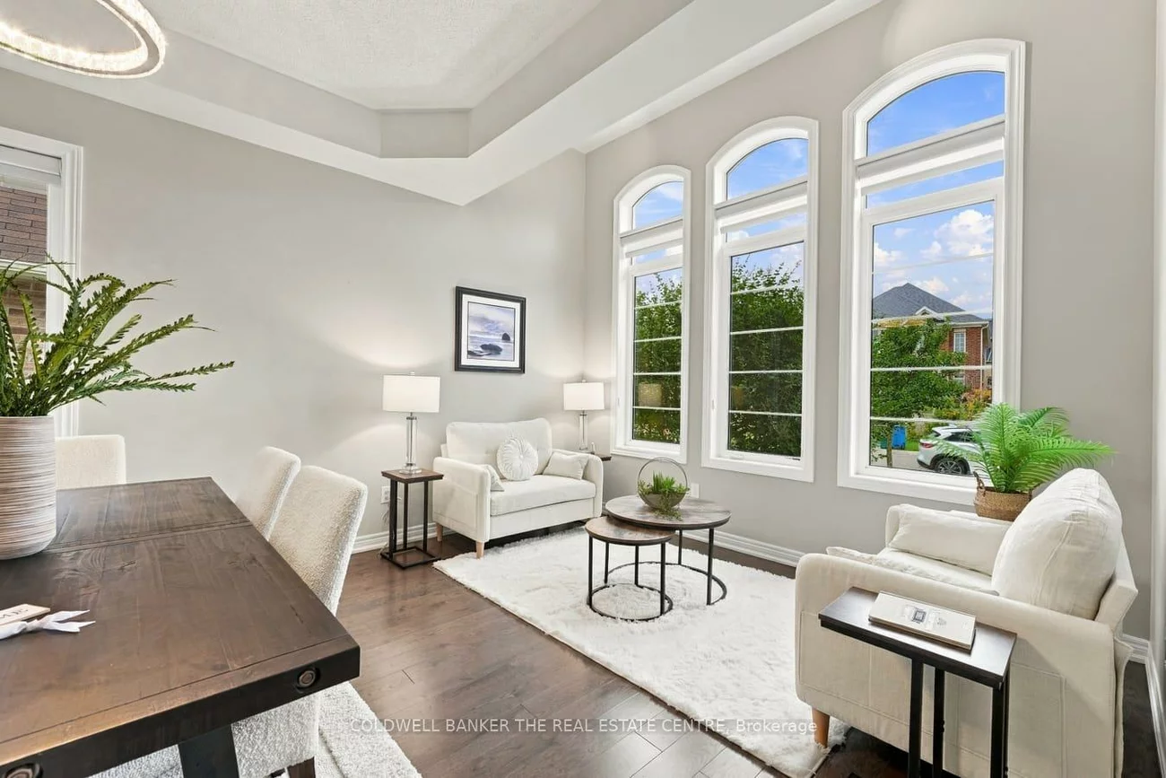 25, Manor Forest, Mt Albert, East Gwillimbury