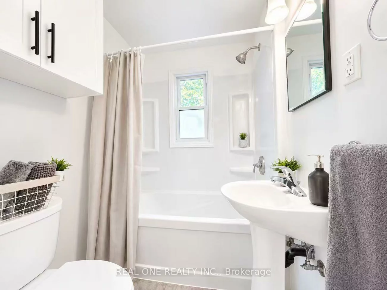 24, Main, Mt Albert, East Gwillimbury