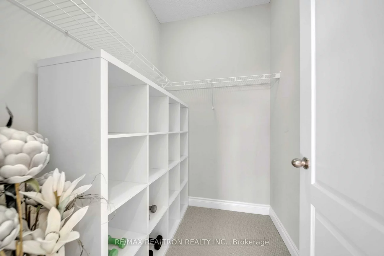 20, Tesla, Holland Landing, East Gwillimbury