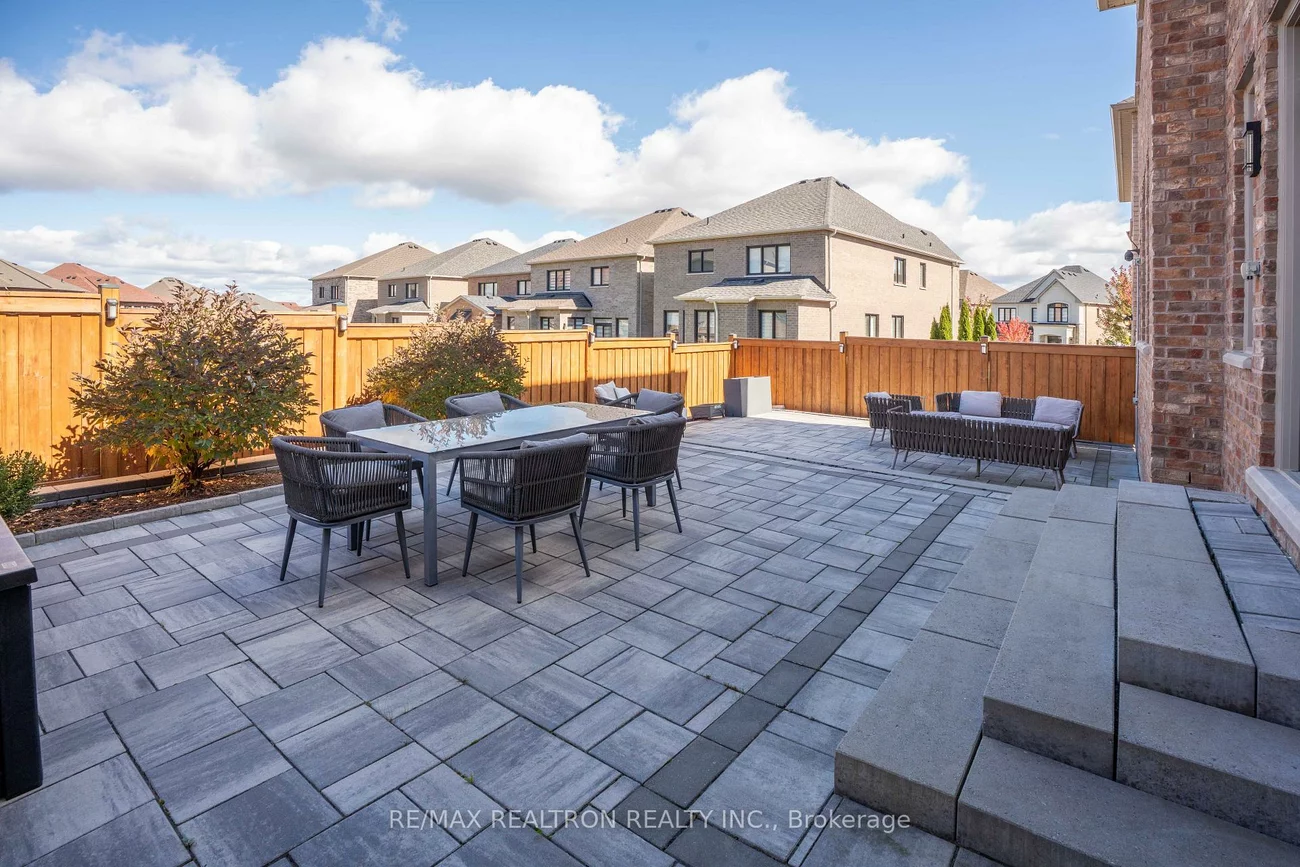 20, Tesla, Holland Landing, East Gwillimbury