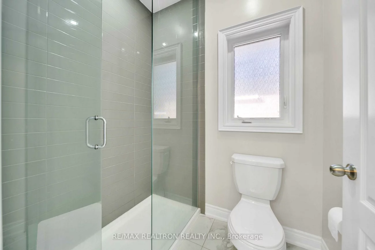 20, Tesla, Holland Landing, East Gwillimbury