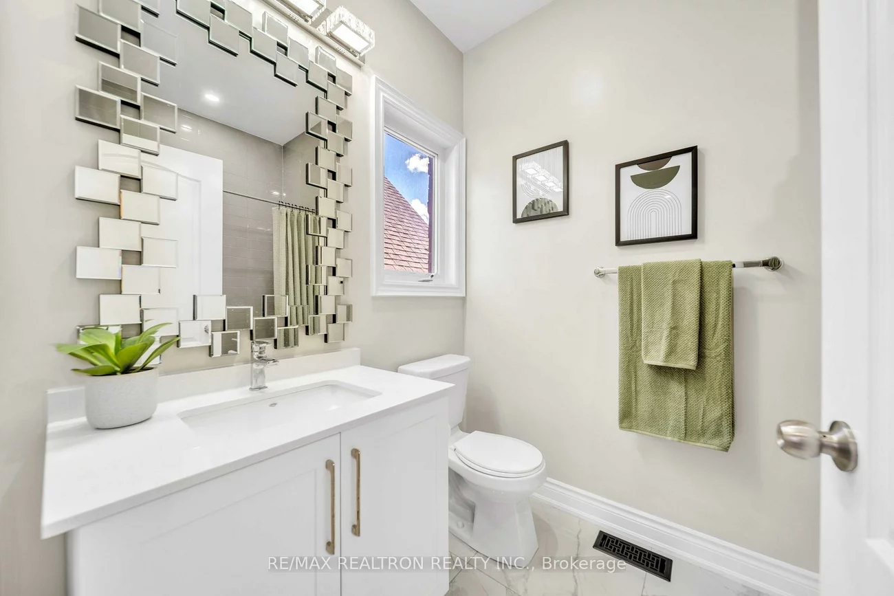20, Tesla, Holland Landing, East Gwillimbury