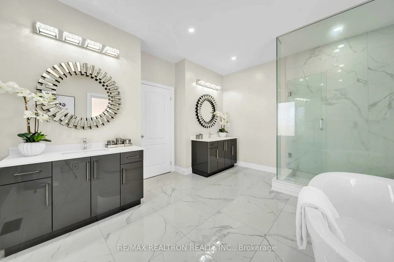 20, Tesla, Holland Landing, East Gwillimbury