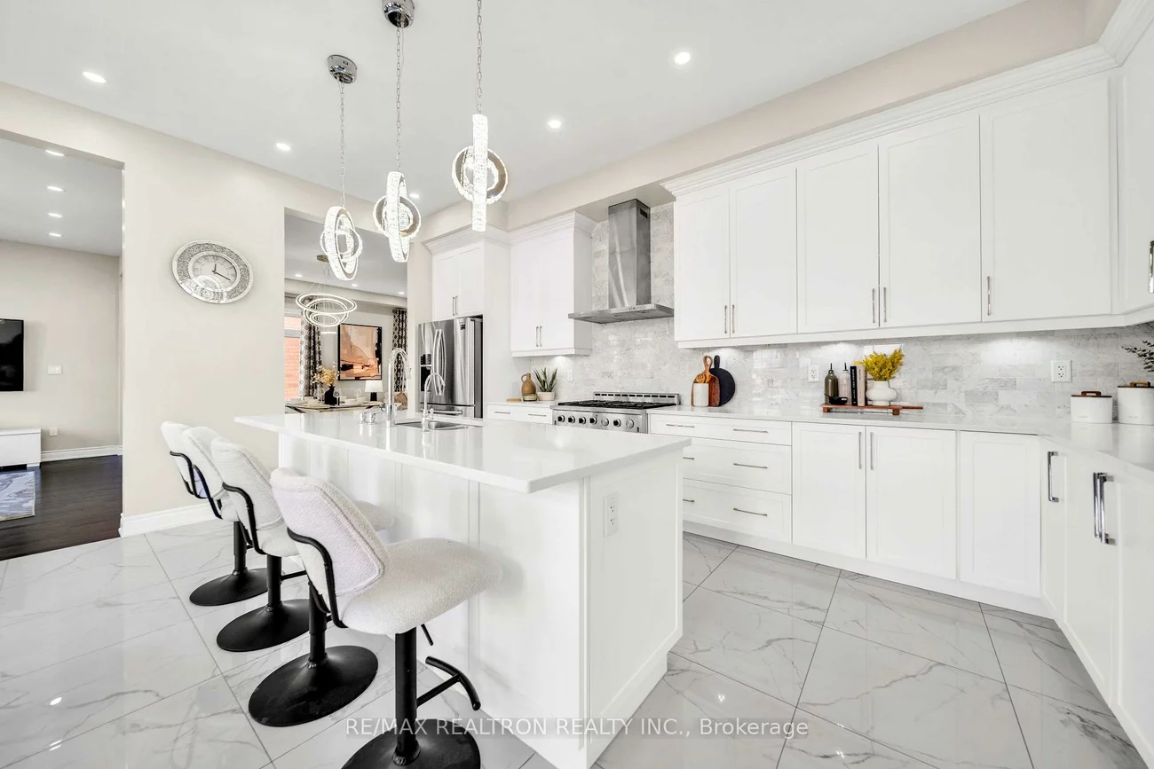 20, Tesla, Holland Landing, East Gwillimbury