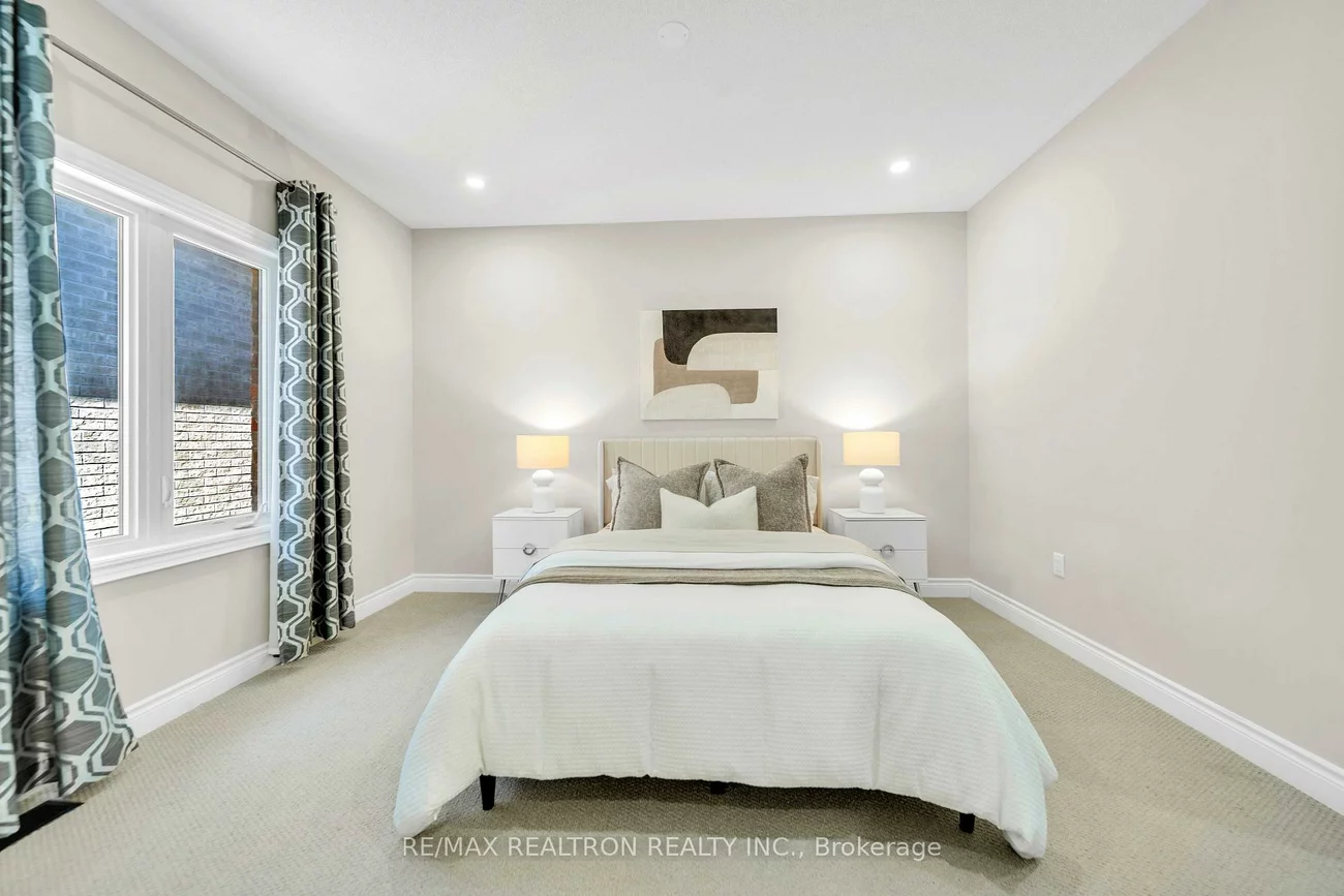 20, Tesla, Holland Landing, East Gwillimbury
