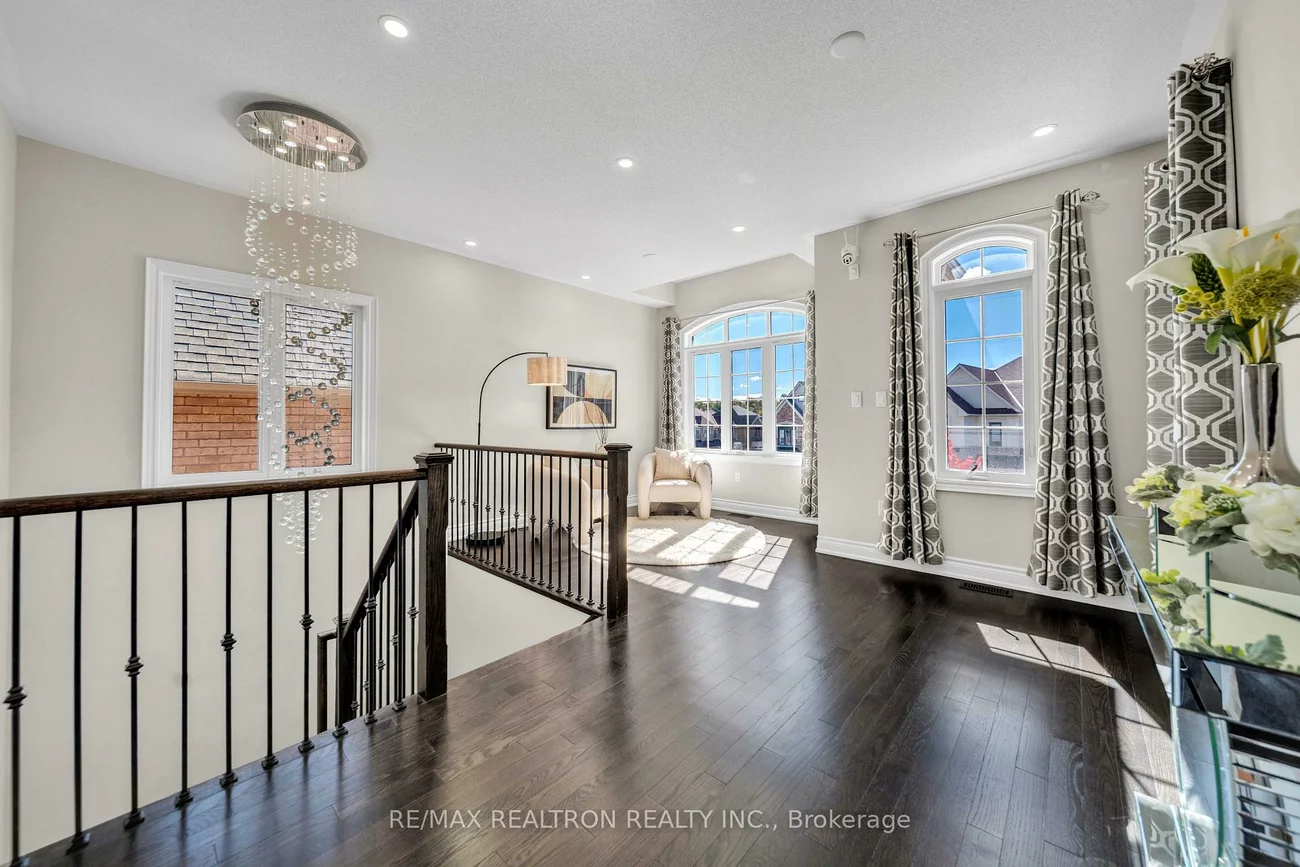 20, Tesla, Holland Landing, East Gwillimbury