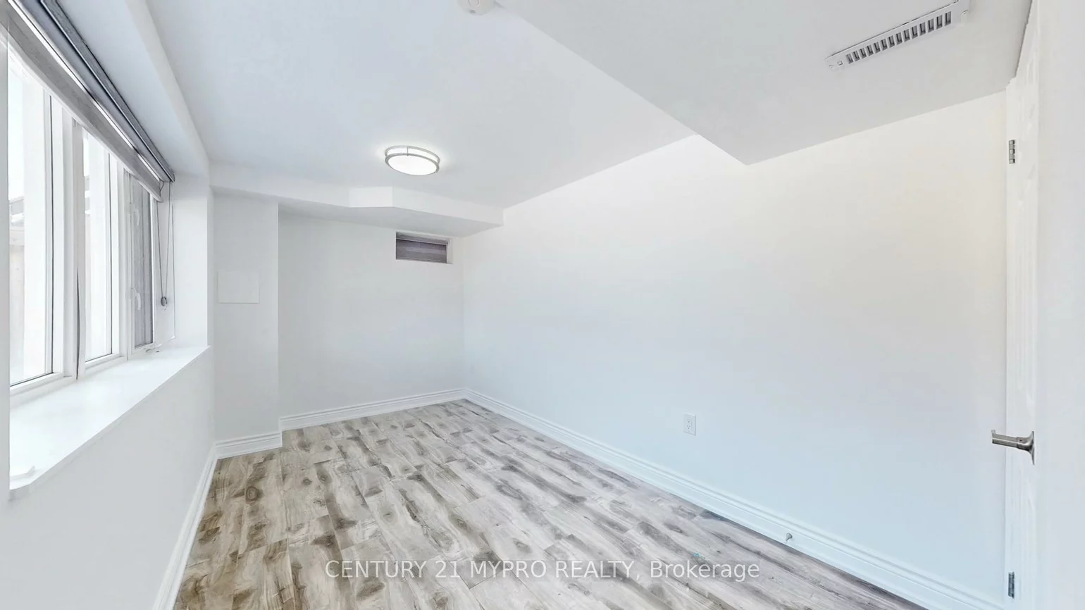 13, Manor Glen, Mt Albert, East Gwillimbury