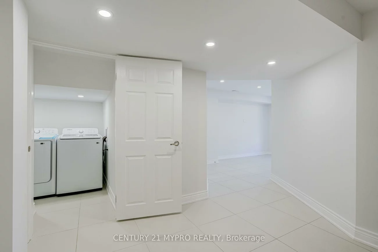 13, Manor Glen, Mt Albert, East Gwillimbury