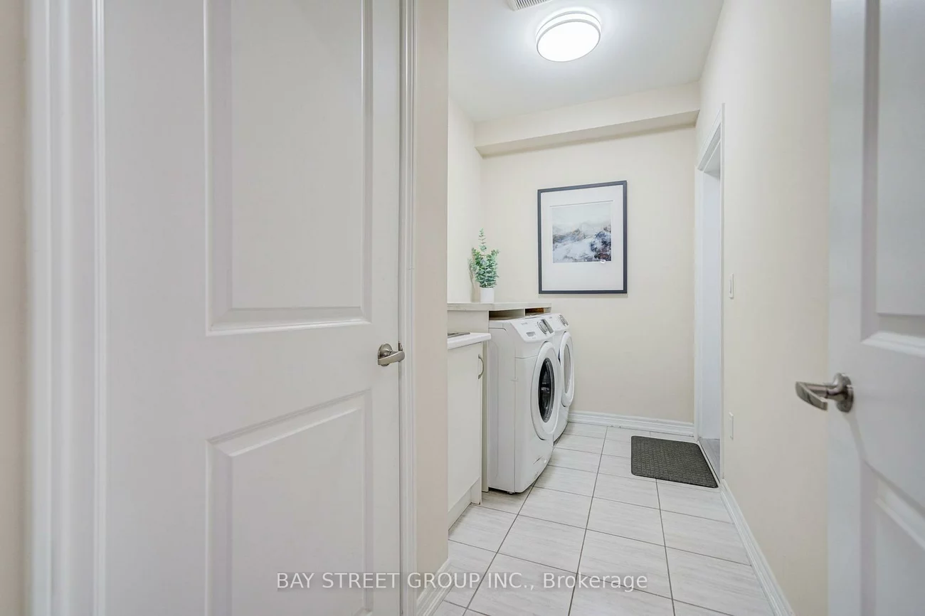 3, Manor Hampton, Sharon, East Gwillimbury