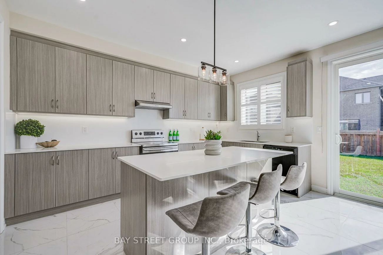 3, Manor Hampton, Sharon, East Gwillimbury