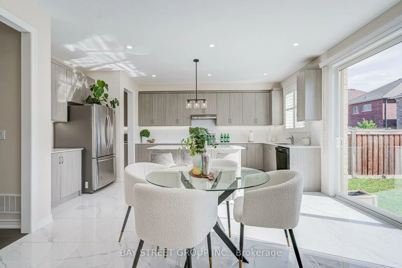 3, Manor Hampton, Sharon, East Gwillimbury