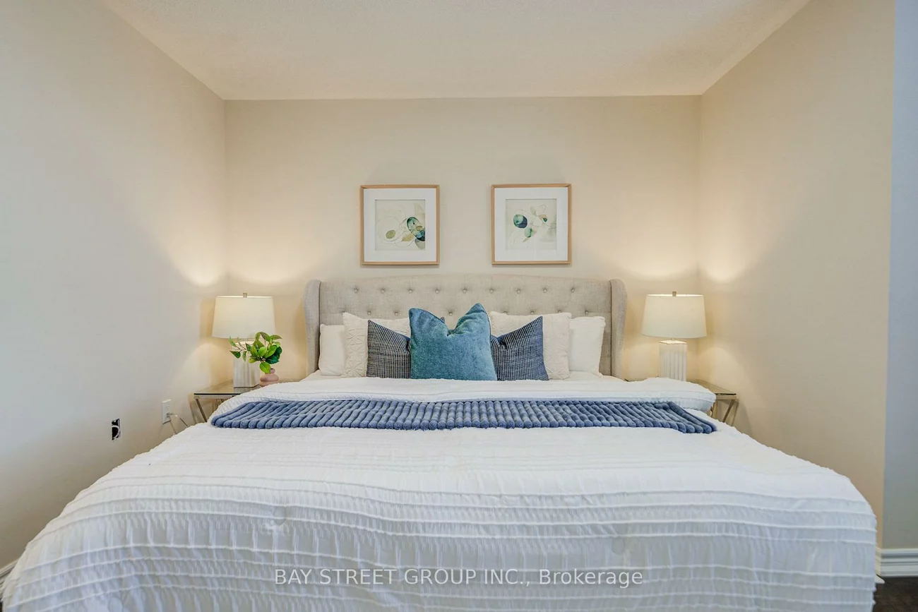 3, Manor Hampton, Sharon, East Gwillimbury