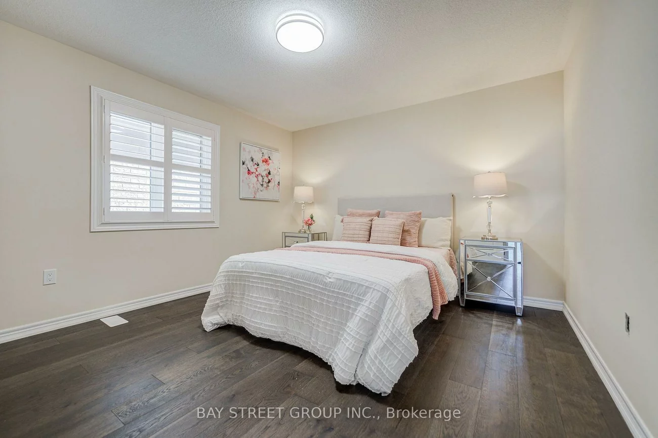 3, Manor Hampton, Sharon, East Gwillimbury